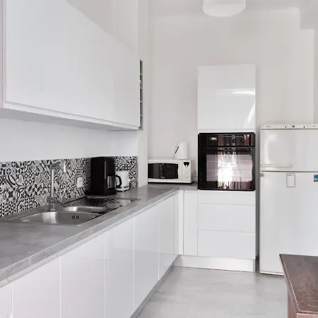 Nice, 58 M2 ! Superbe Climatisé ! 3 Couchages, Proche De La Promenade Des Et De La Gare ! ! *
